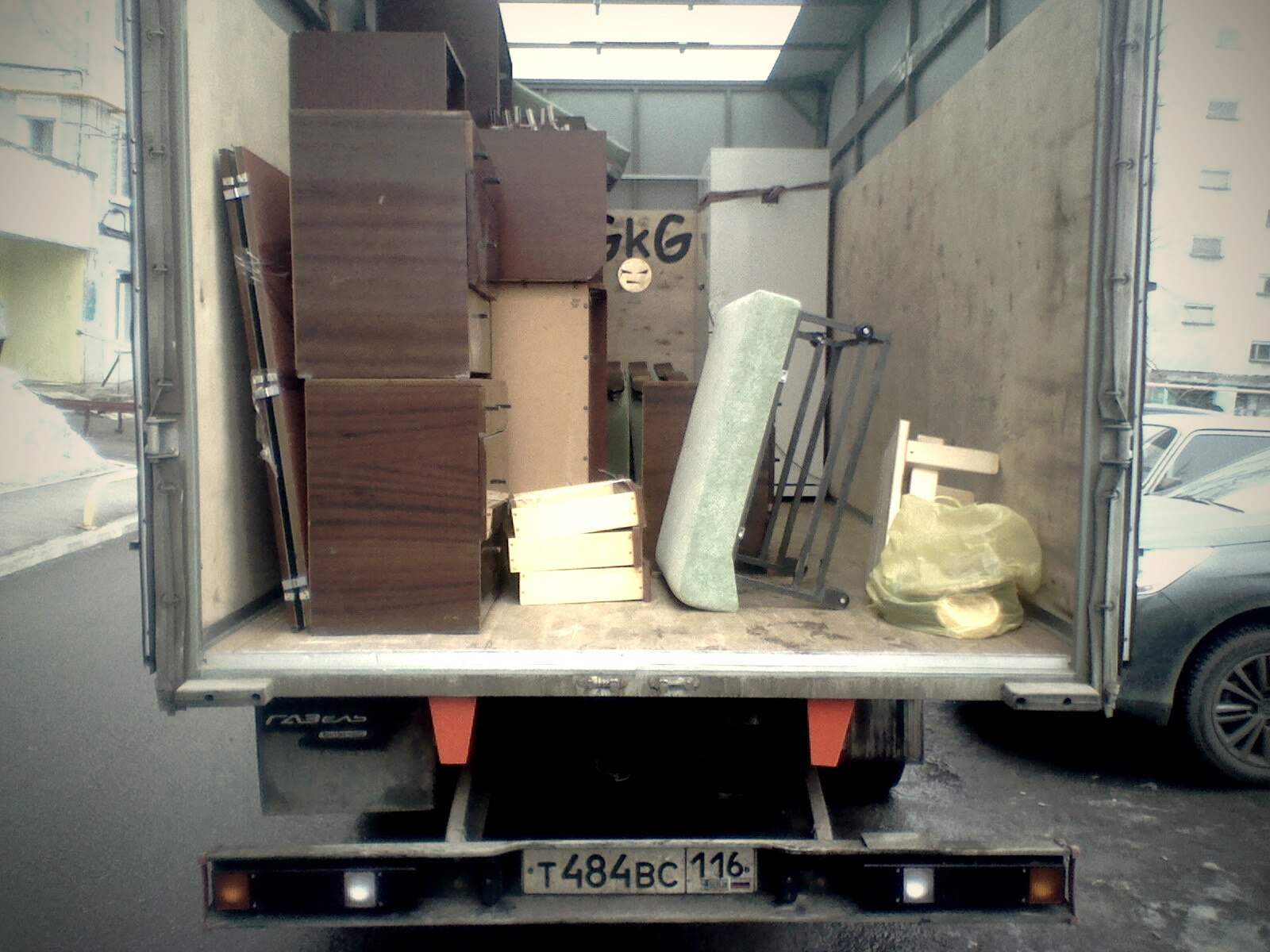 вывоз и хранение мебели при ремонте